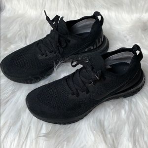 Women’s All Black Nike Epic React sz 7